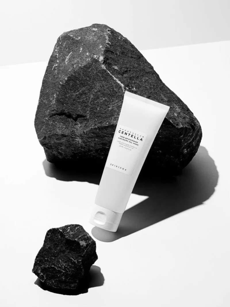 Skin1004 - Madagascar Centella Tone Brightening Cleansing Gel Foam 125ml 2 Skin1004 - Madagascar Centella Tone Brightening Cleansing Gel Foam 125ml